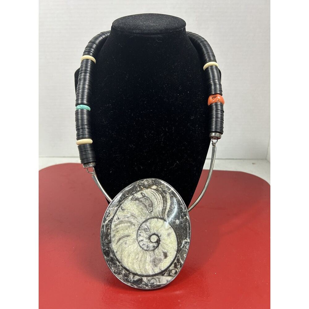 Gorgeous Large‎ Natural Silver Ammonite Pendant Statement Bead Necklace Signed